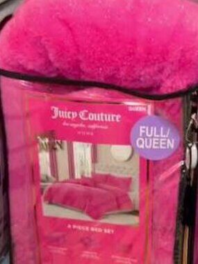 Juicy Couture Bubblegum pink Bedding set